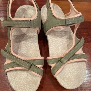 J Sport By Jambu Sandals Size 8.5